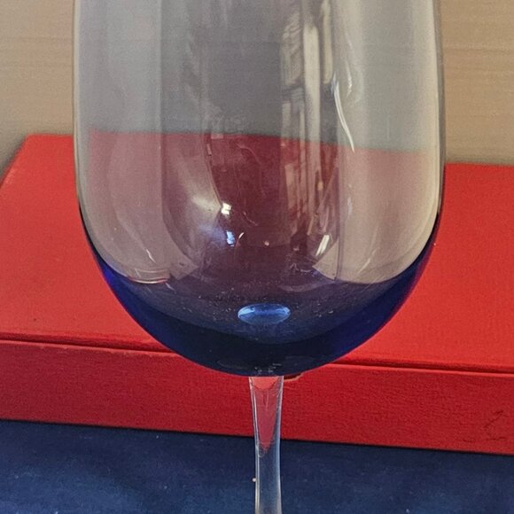Cobalt Blue Wine Glass w/Clear Stem & Foot, 9.25" Tall/18 oz (1pc) - Picture 1 of 4